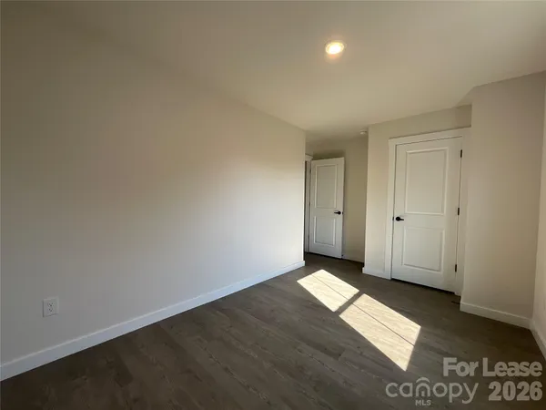 $1,675 | 128 18th St Place Northwest, Hickory, NC 28601