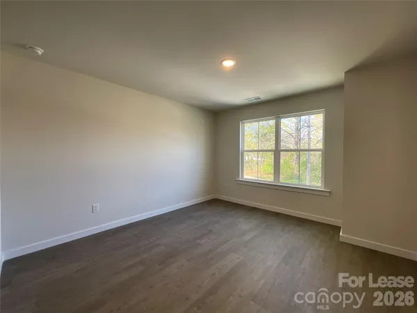 $1,675 | 128 18th St Place Northwest, Hickory, NC 28601