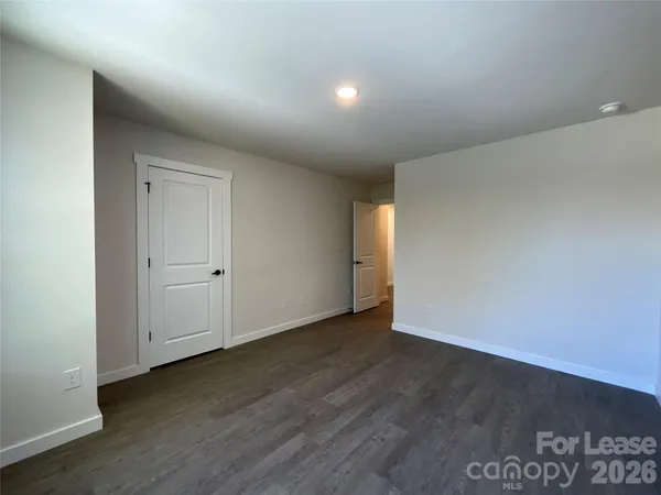 $1,675 | 128 18th St Place Northwest, Hickory, NC 28601