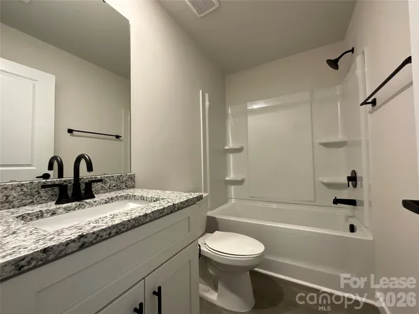 $1,675 | 128 18th St Place Northwest, Hickory, NC 28601