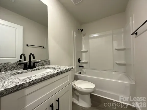 $1,675 | 128 18th St Place Northwest, Hickory, NC 28601
