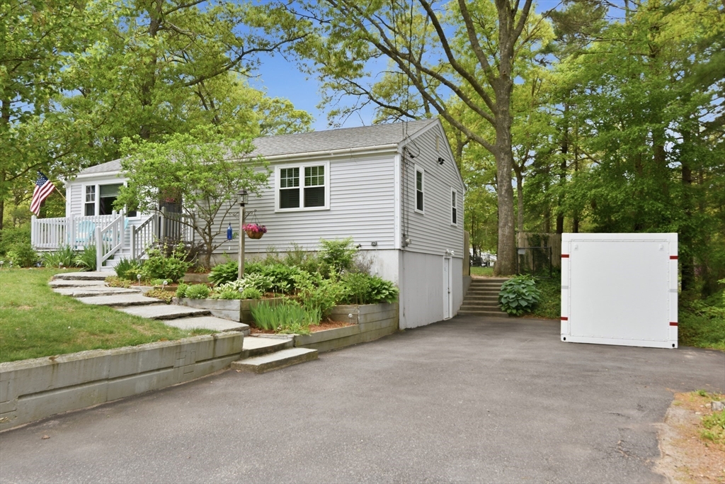 38 Barker Road East Wareham, MA 02538 - Photo 2 of 29