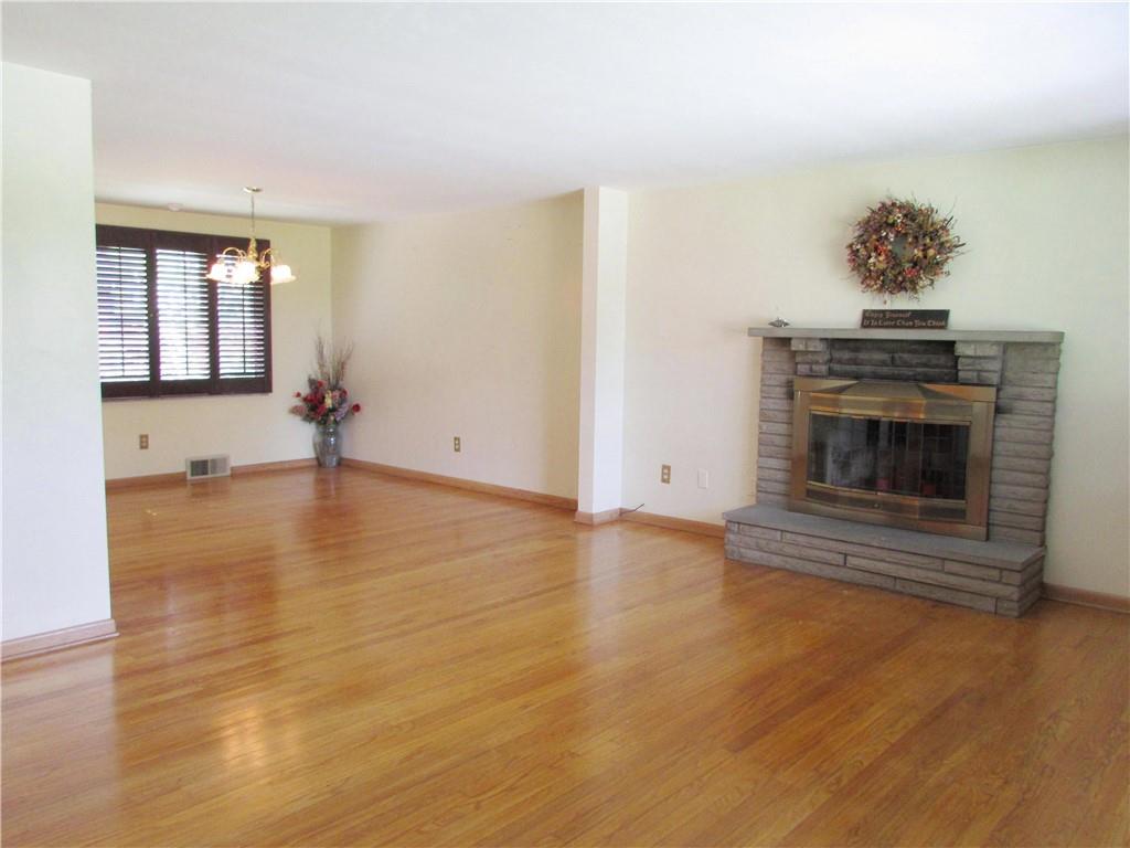 3754 Margate Road Pittsburgh, PA 15221 - Photo 4 of 25 Gallery Image 4