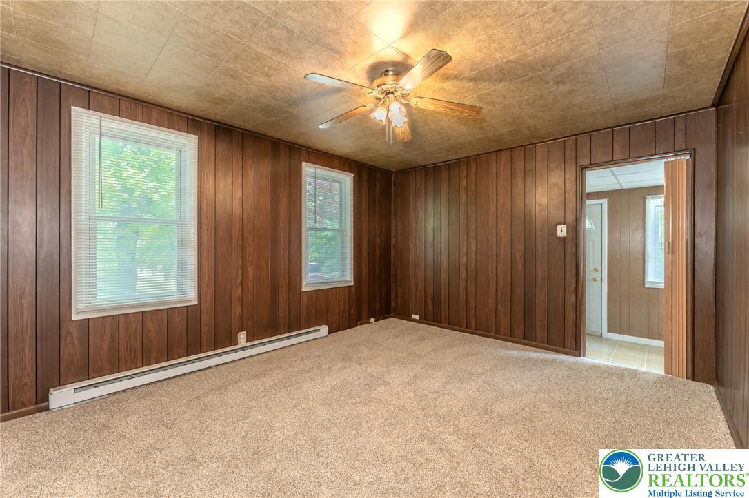 4618 Long Run Road Lehighton, PA 18235 - Photo 14 of 39 Living/Family Room