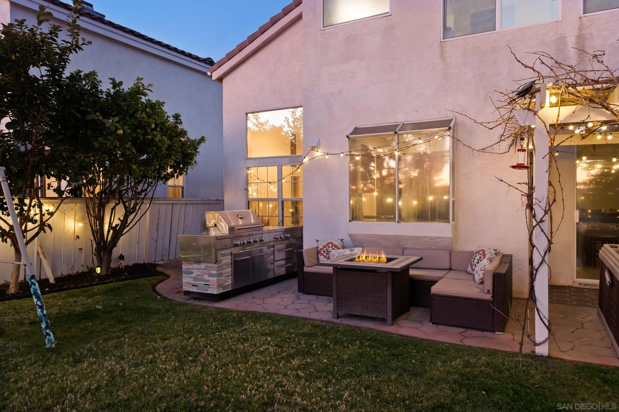 536 Kiley Road Chula Vista, CA 91910 - Photo 4 of 46 a outdoor space with patio furniture and a potted plant