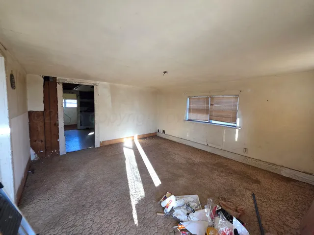 $25,000 | 919 Main Street, McLean, TX 79057