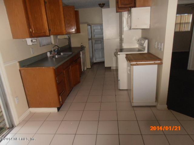 10355 Bradley Road Jacksonville, FL 32246 - Photo 3 of 6 Kitchen