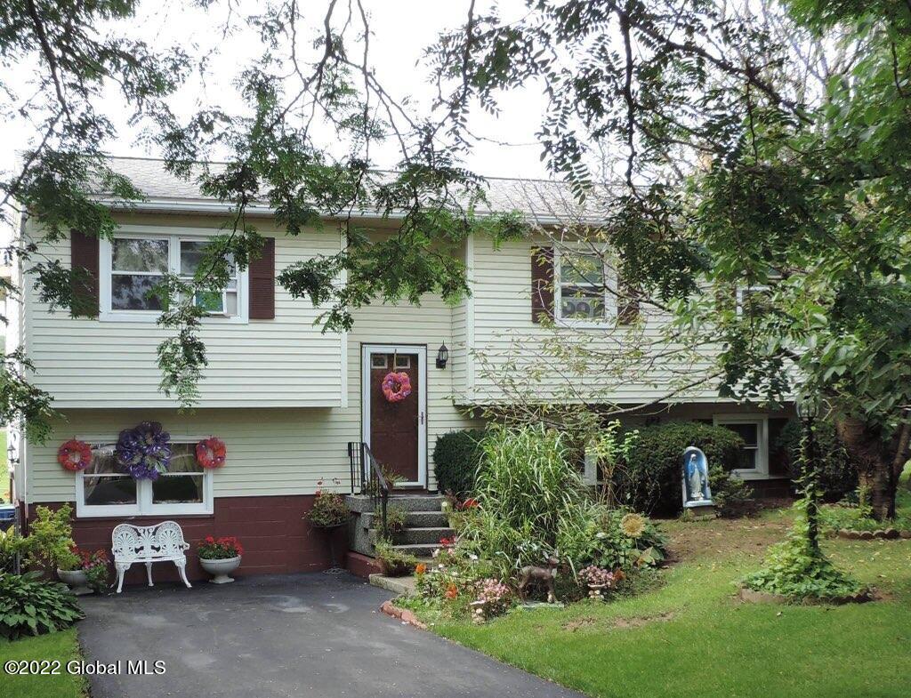 5 Ruth Court Colonie, NY 12189 - Photo 1 of 20 64157