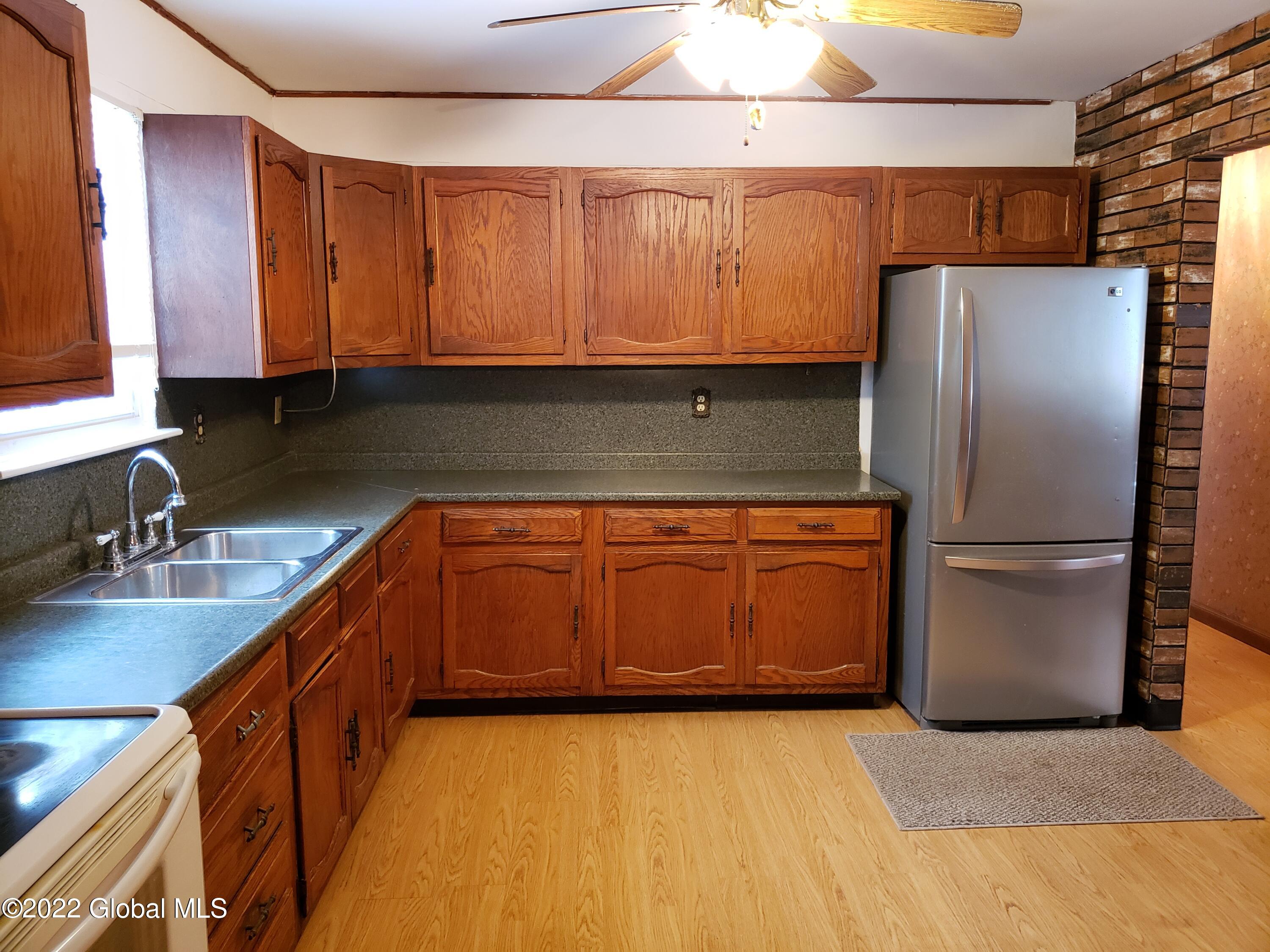 5 Ruth Court Colonie, NY 12189 - Photo 6 of 20 20220129_140948