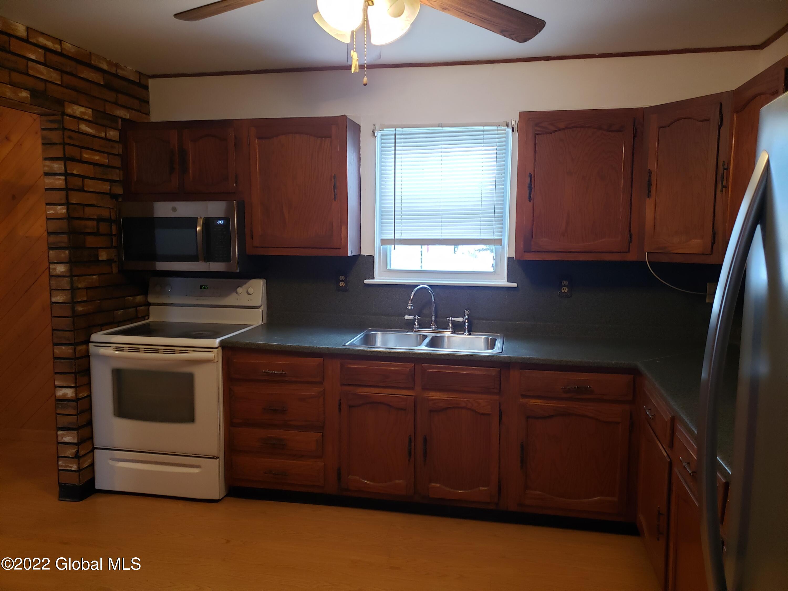 5 Ruth Court Colonie, NY 12189 - Photo 7 of 20 20220129_141337