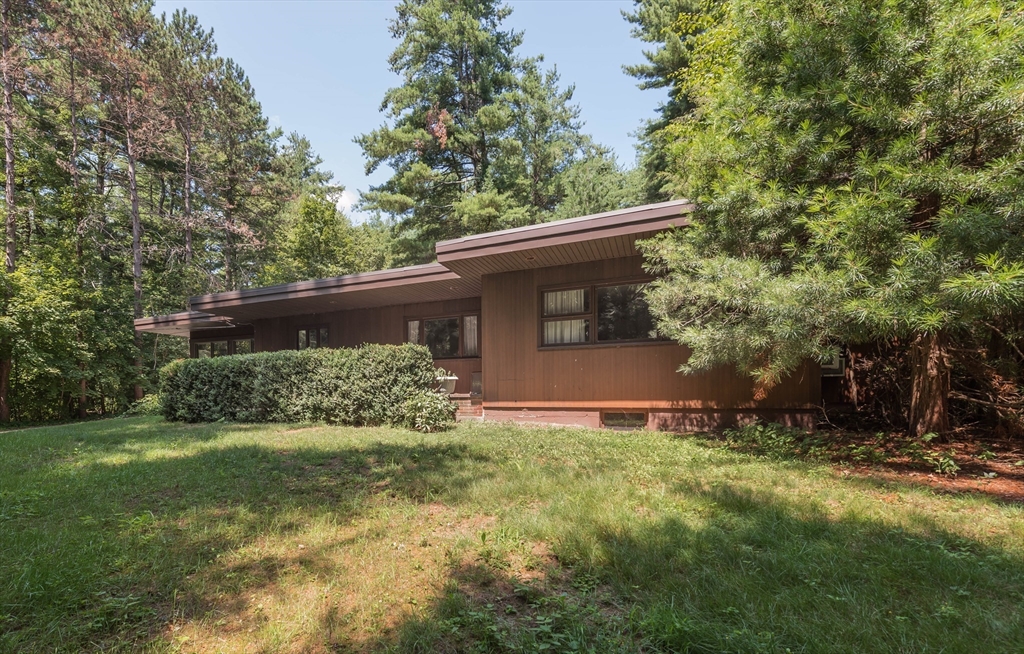 56 Carleton Road Millbury, MA 01527 - Photo 3 of 39 Gallery Image 3