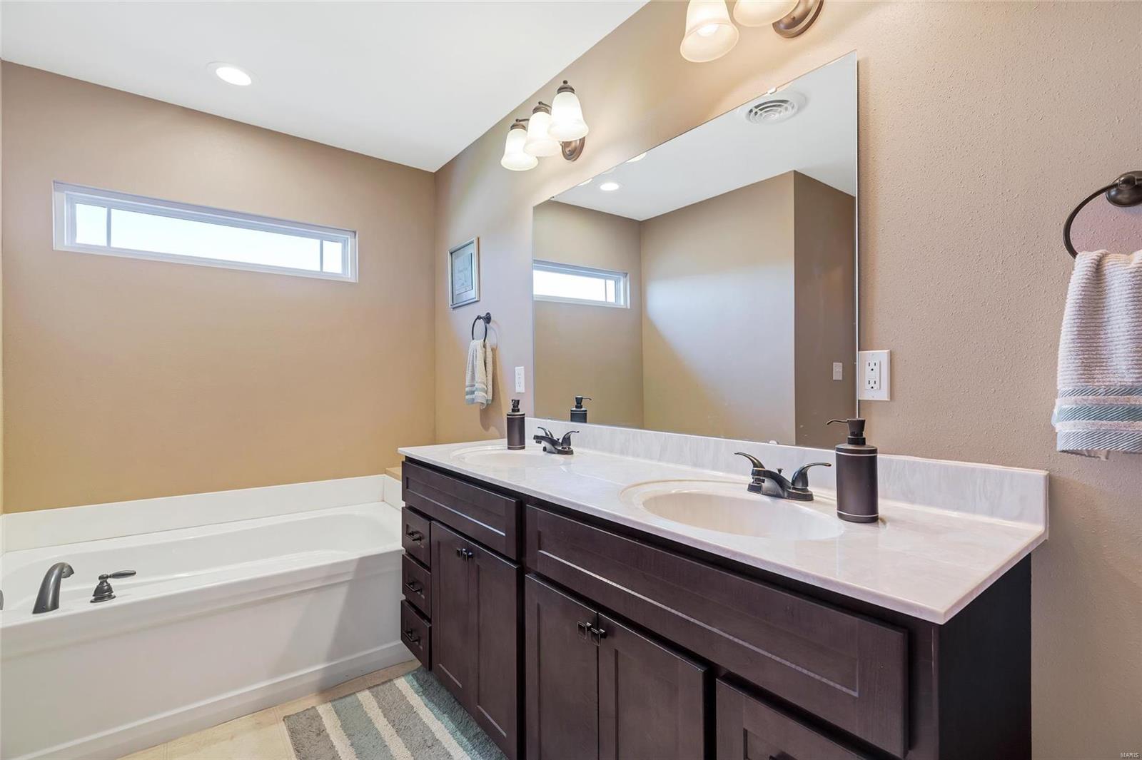 714 Pheasant Run Waterloo, IL 62298 - Photo 33 of 45 Gallery Image 33