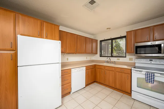 $252,555 | 500 West Bender Road, Unit 27, Glendale, WI 53217