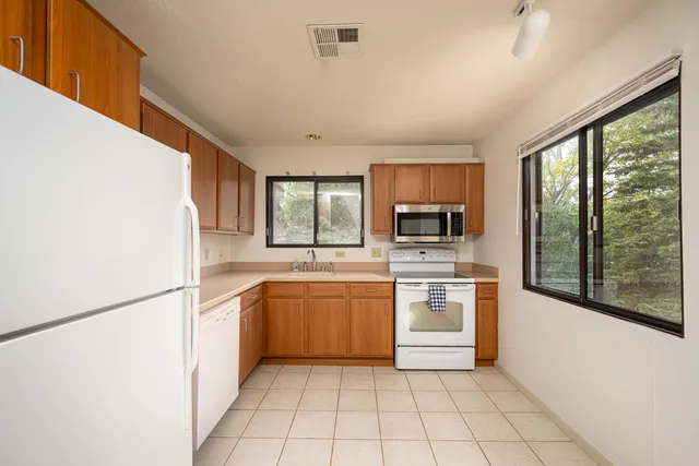 $252,555 | 500 West Bender Road, Unit 27, Glendale, WI 53217