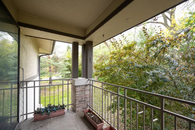 $252,555 | 500 West Bender Road, Unit 27, Glendale, WI 53217