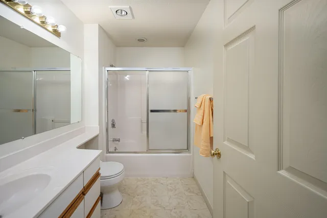 $252,555 | 500 West Bender Road, Unit 27, Glendale, WI 53217