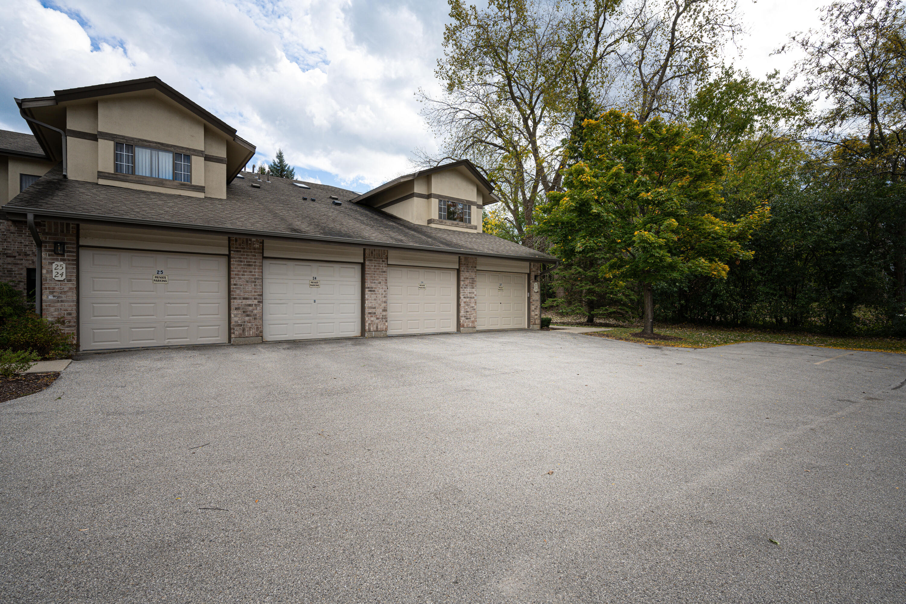 500 West Bender Road, Unit 27 Glendale, WI 53217 - Photo 26 of 33 Attached Garages