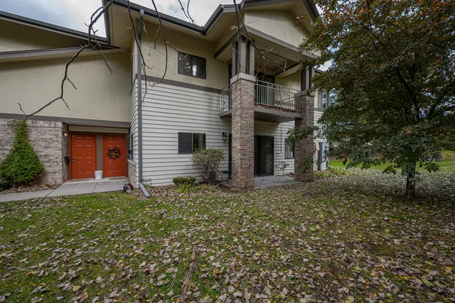 $252,555 | 500 West Bender Road, Unit 27, Glendale, WI 53217