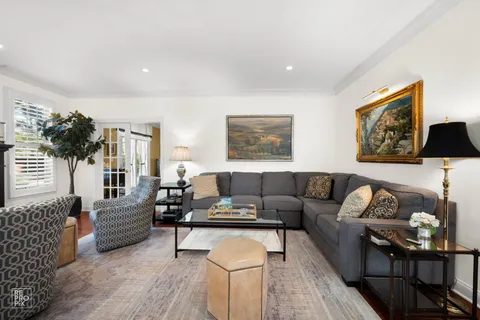 $1,299,993 | 501 Wedgewood Court, Hinsdale, IL 60521