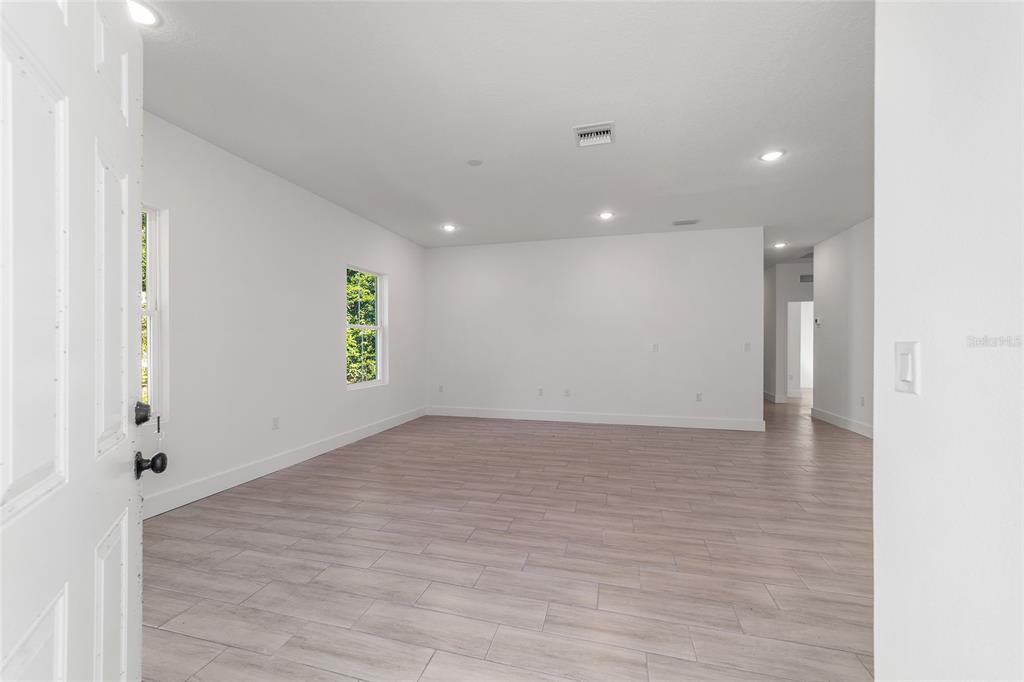 15431 Southwest 41st Street Road Ocala, FL 34481 - Photo 29 of 44 a view of an empty room with a window