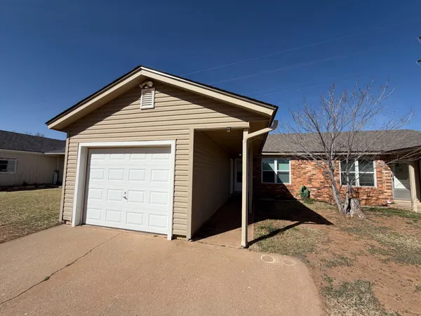 $1,000 | 9604 Elgin Avenue, Unit B, Lubbock, TX 79423