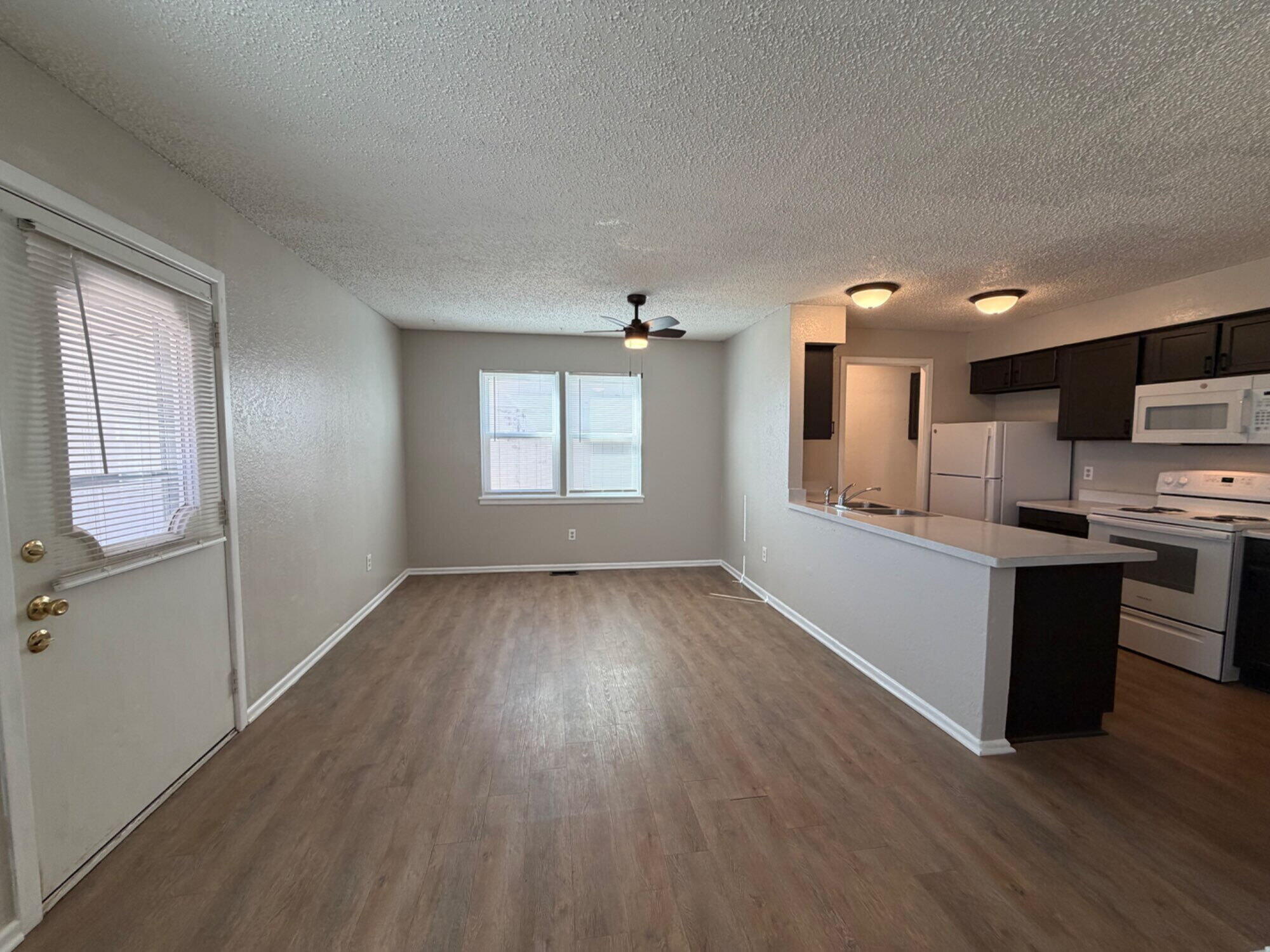 9604 Elgin Avenue, Unit B Lubbock, TX 79423 - Photo 3 of 13 IMG_7267