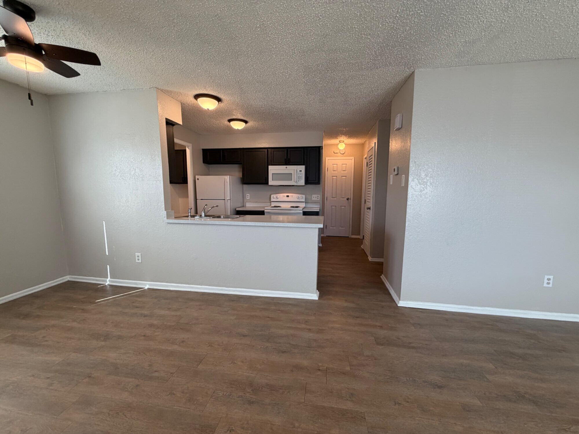 9604 Elgin Avenue, Unit B Lubbock, TX 79423 - Photo 4 of 13 IMG_7270