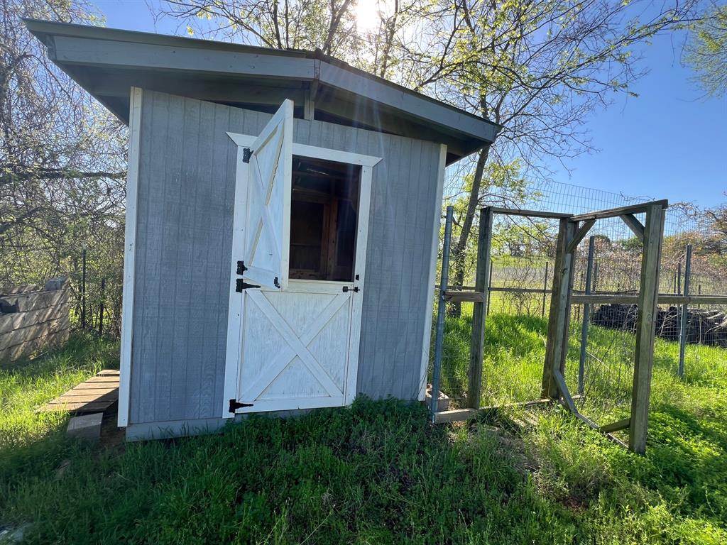 41 Kelsey Road Denison, TX 75021 - Photo 31 of 31 Chicken Coop