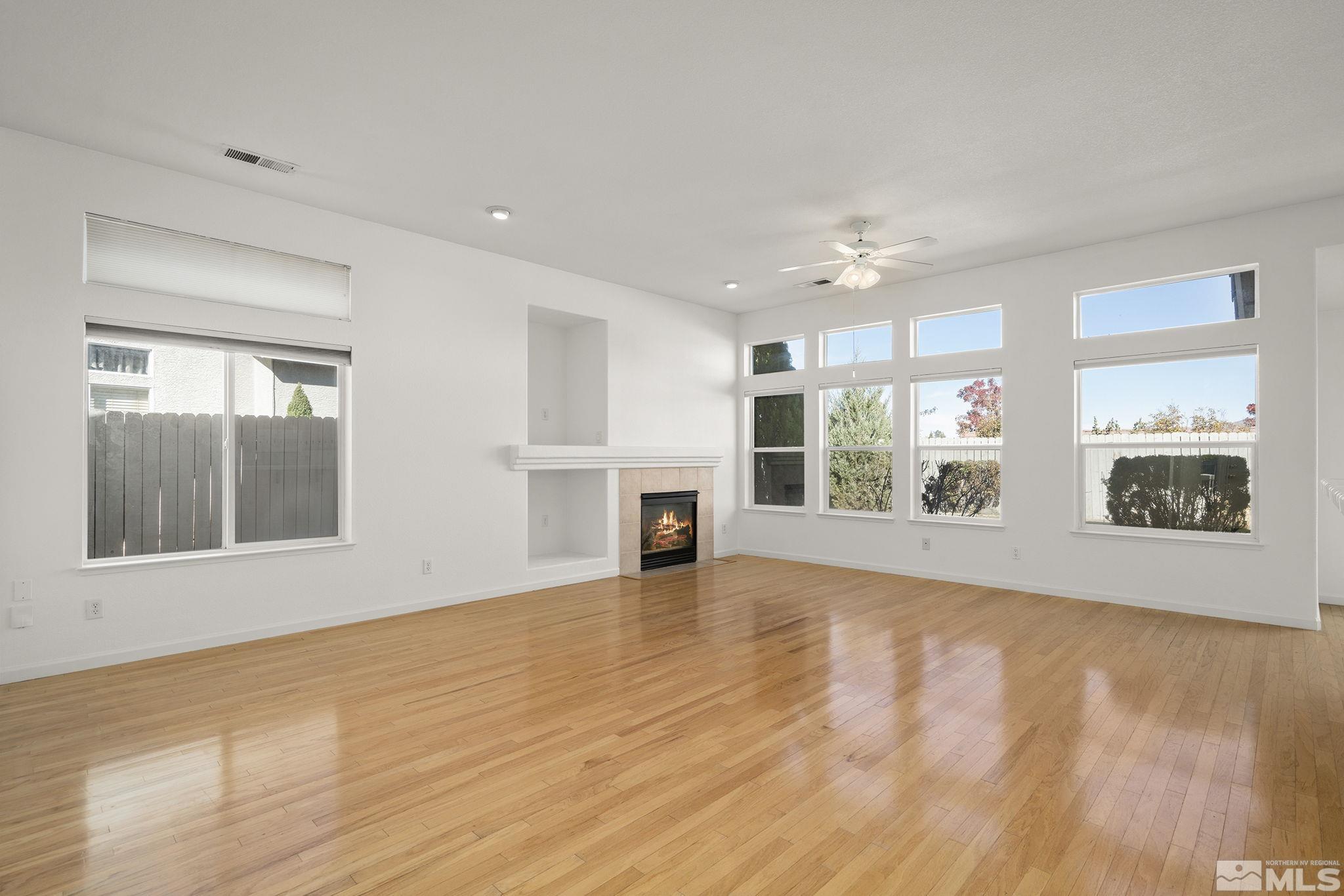 10425 Arbor Way Reno, NV 89521 - Photo 4 of 28 Photo 4