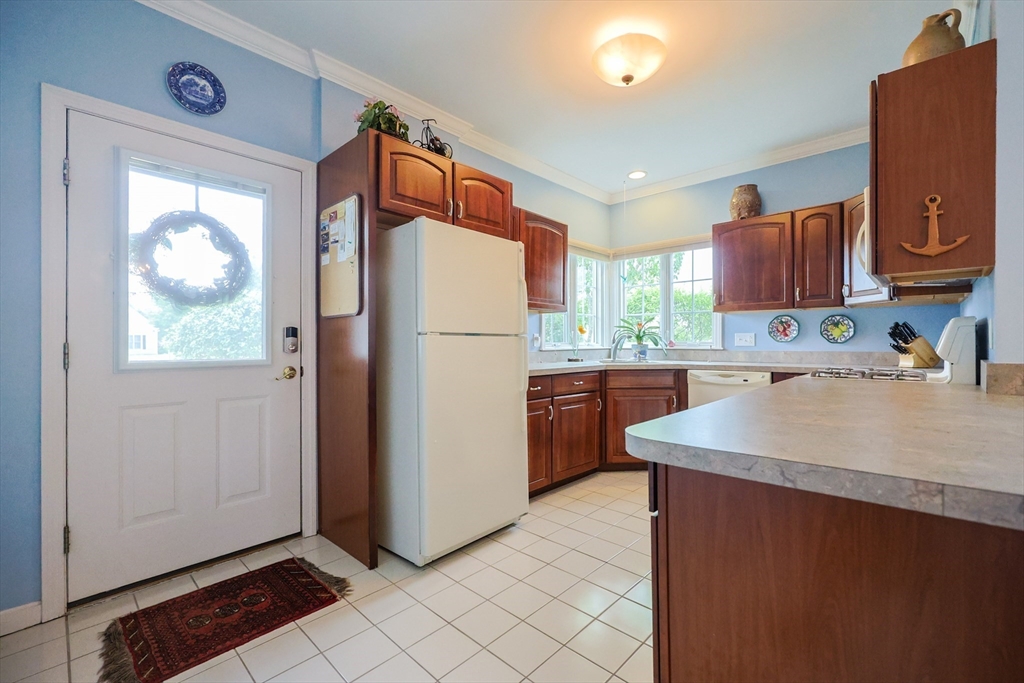 15 Village Way, Unit 15 Westport, MA 02790 - Photo 2 of 32