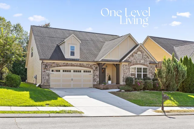 $535,000 | 822 Willcrest Drive, Chattanooga, TN 37405