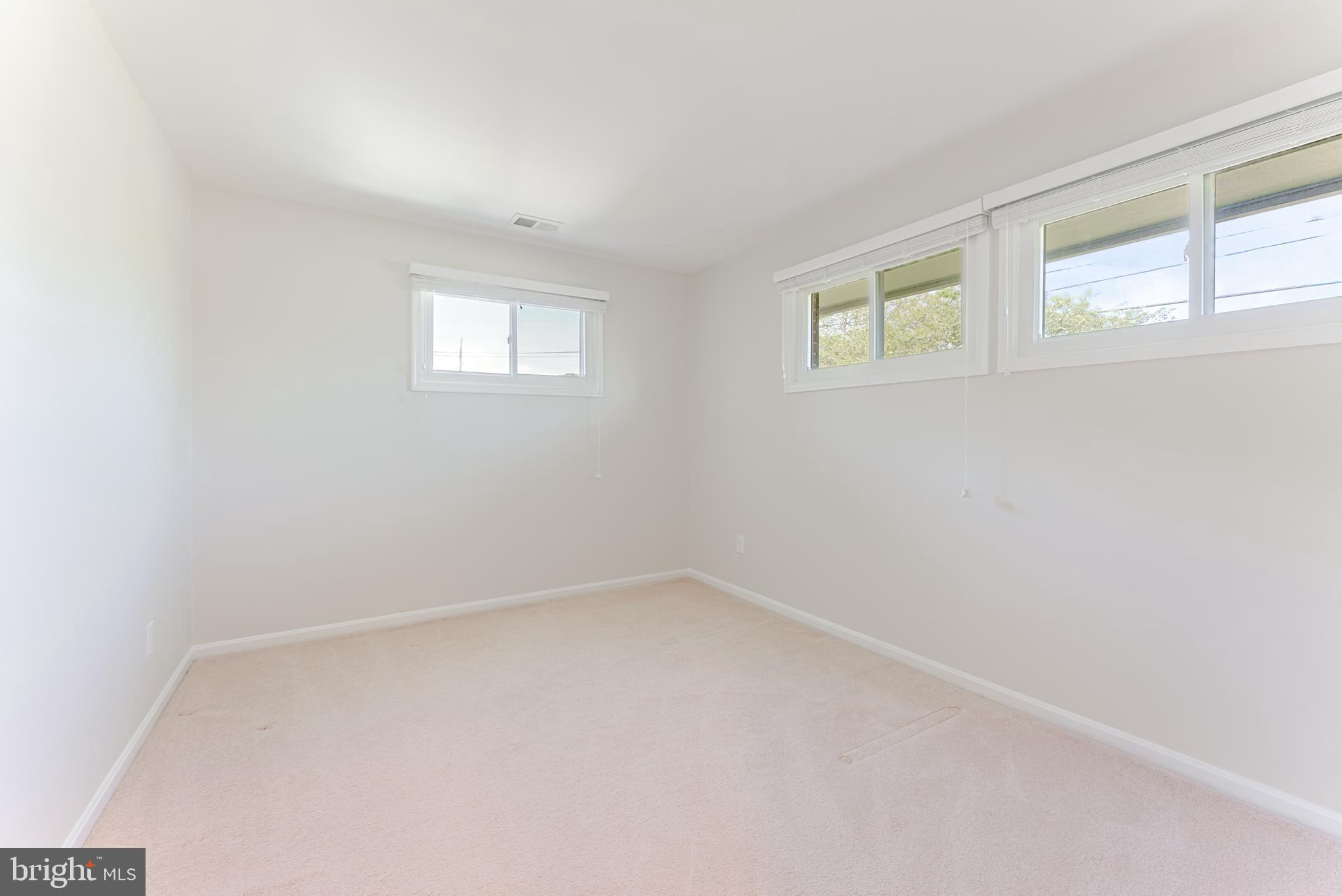 5825 Atteentee Road Springfield, VA 22150 - Photo 22 of 37