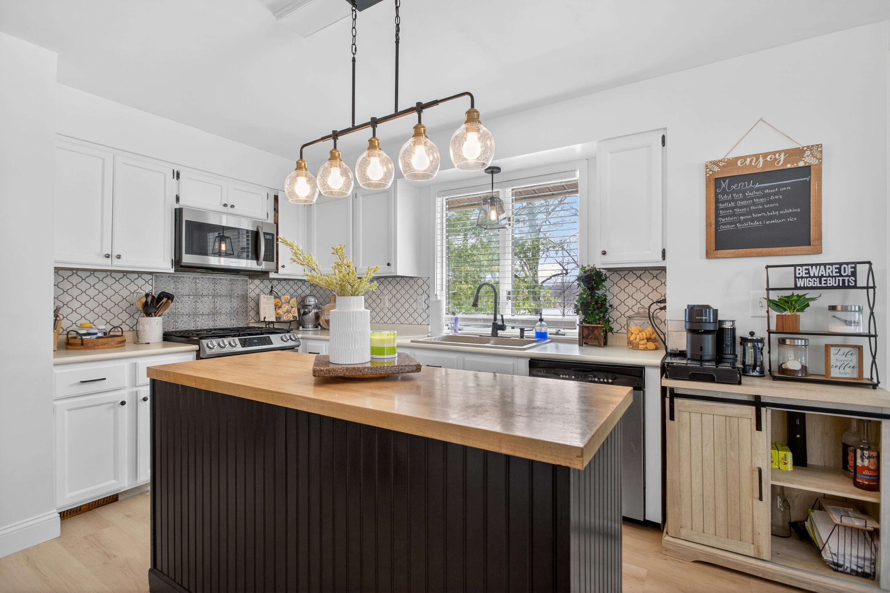 8900 County Farm Road Parma, MI 49269 - Photo 13 of 71 Center island