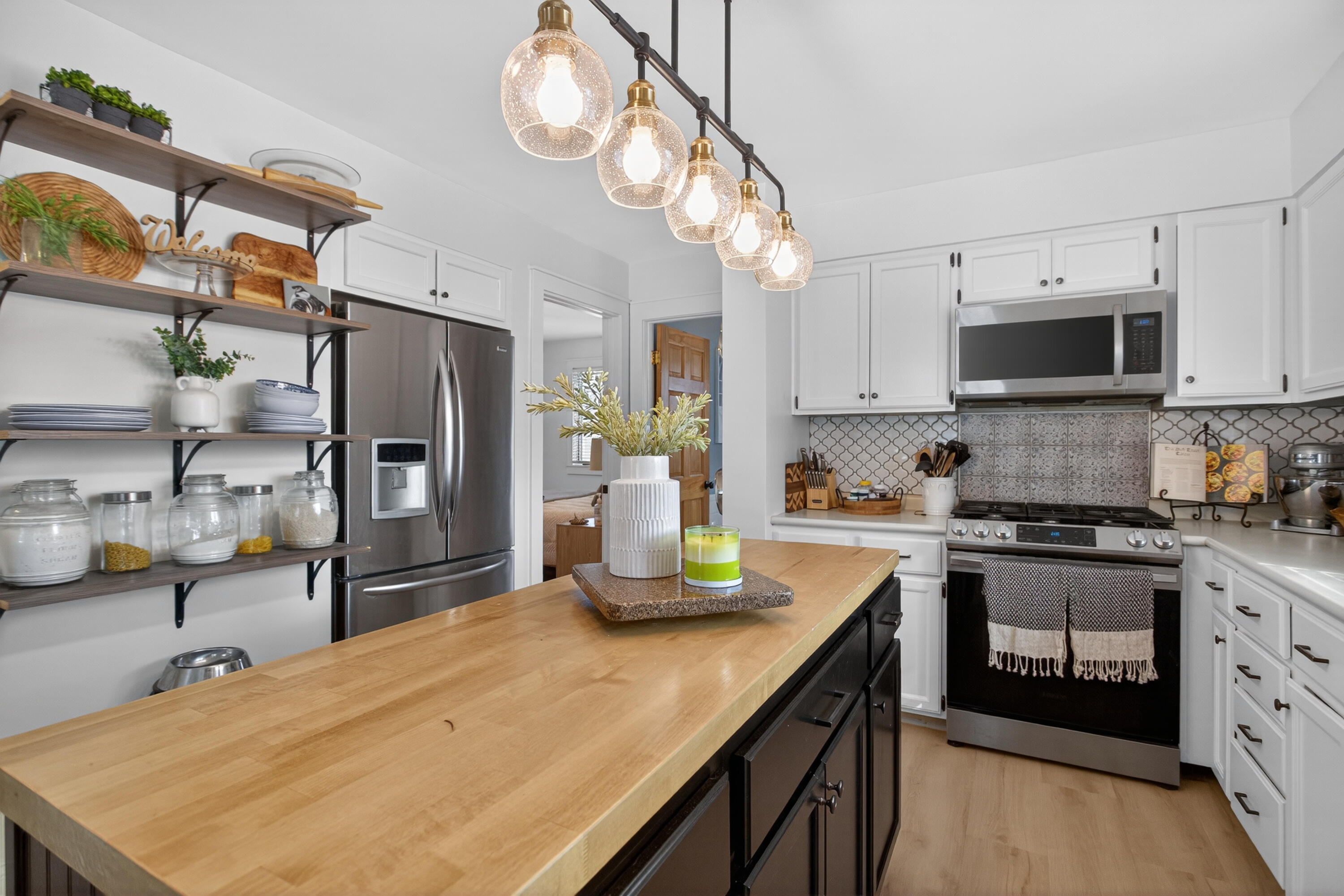 8900 County Farm Road Parma, MI 49269 - Photo 17 of 71 Lovely Lighting