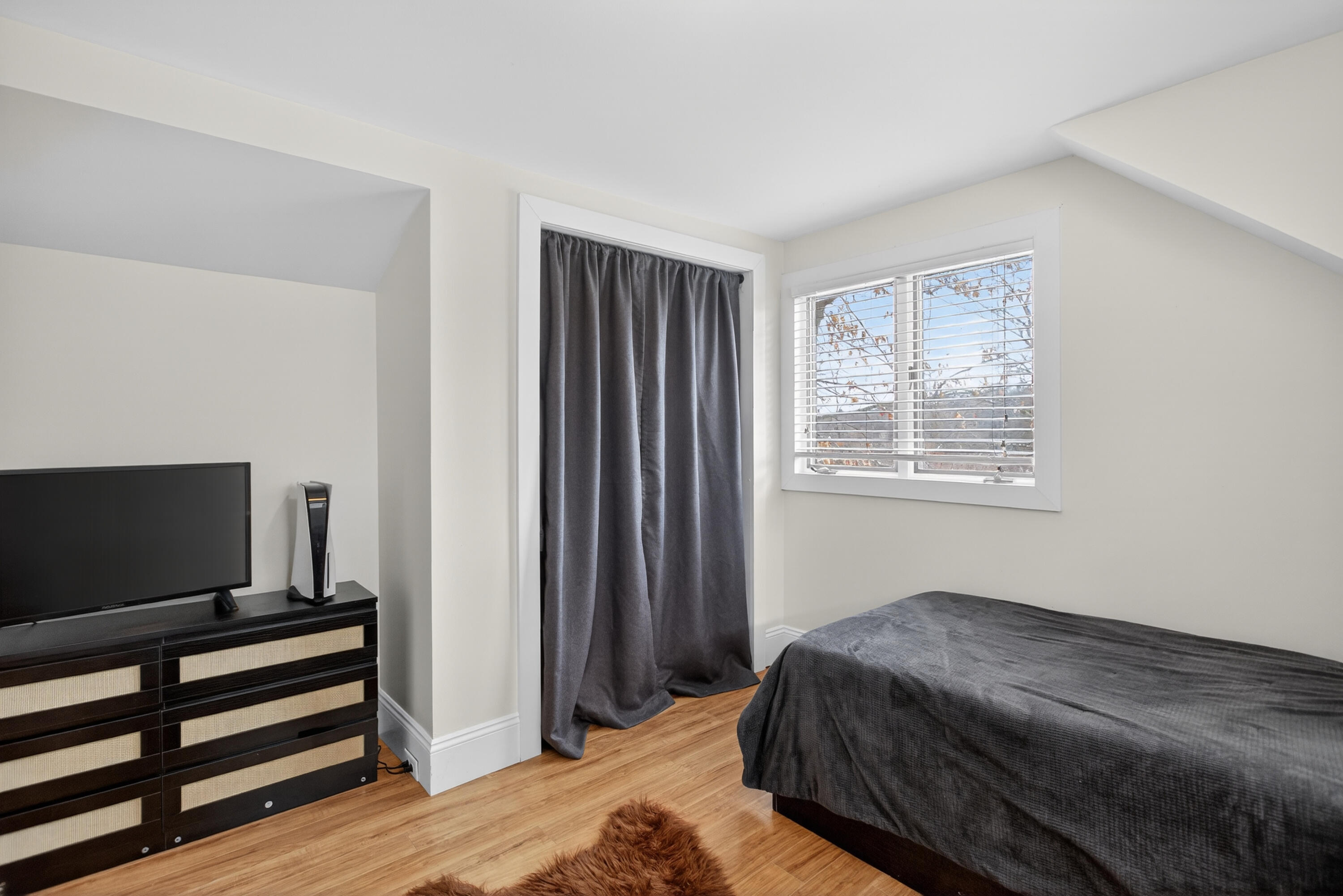 8900 County Farm Road Parma, MI 49269 - Photo 36 of 71 2nd bedroom