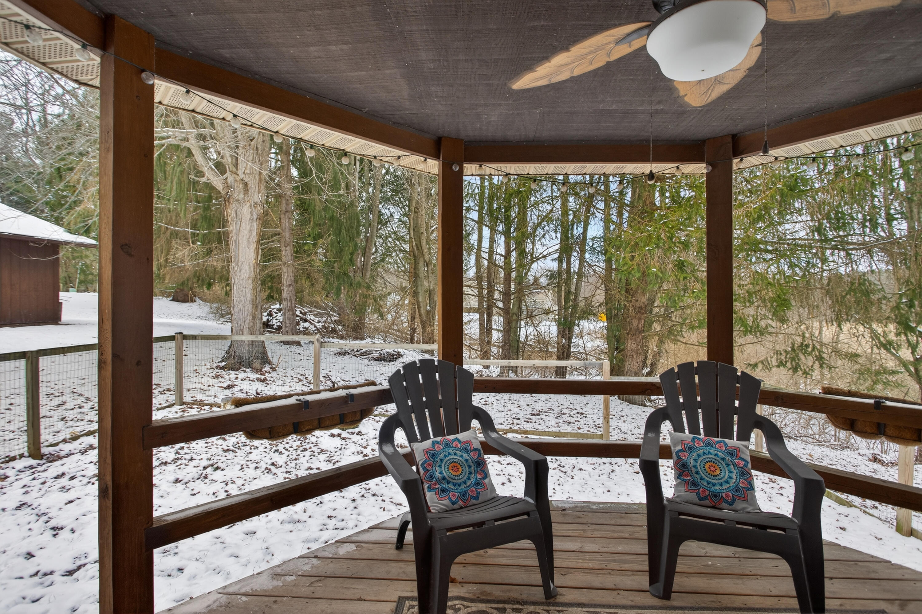 8900 County Farm Road Parma, MI 49269 - Photo 54 of 71 Screened porch