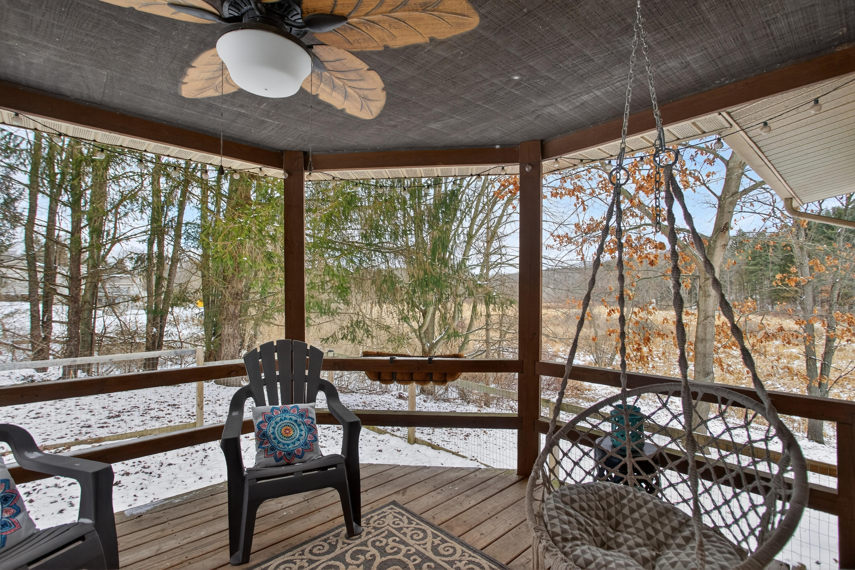 8900 County Farm Road Parma, MI 49269 - Photo 55 of 71 Screened porch