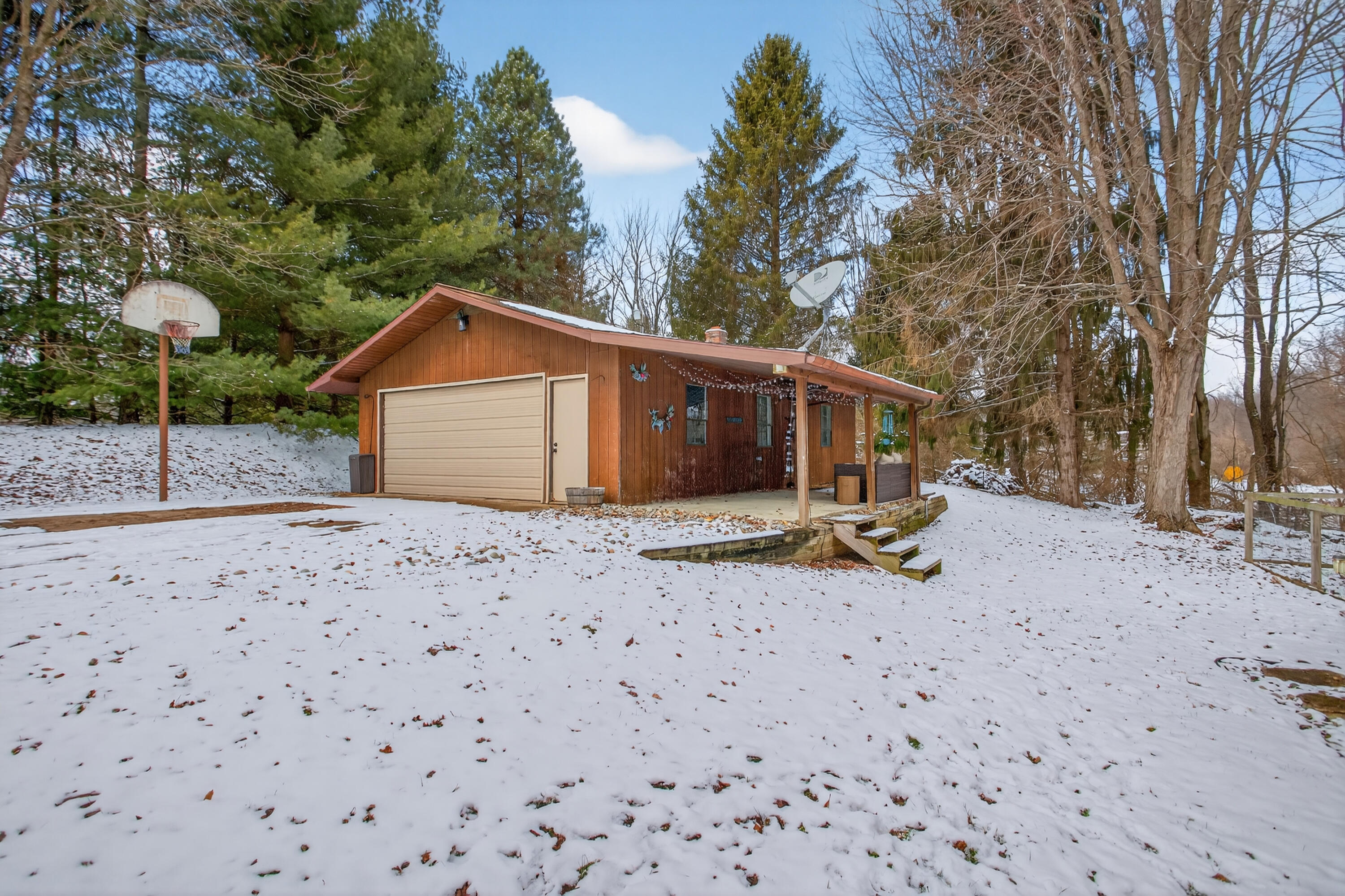 8900 County Farm Road Parma, MI 49269 - Photo 7 of 71 Deep 2 car garage