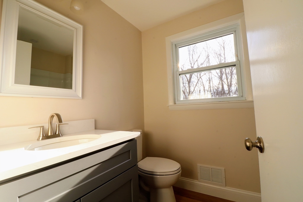 199 Framingham Road Marlborough, MA 01752 - Photo 10 of 21 Gallery Image 10
