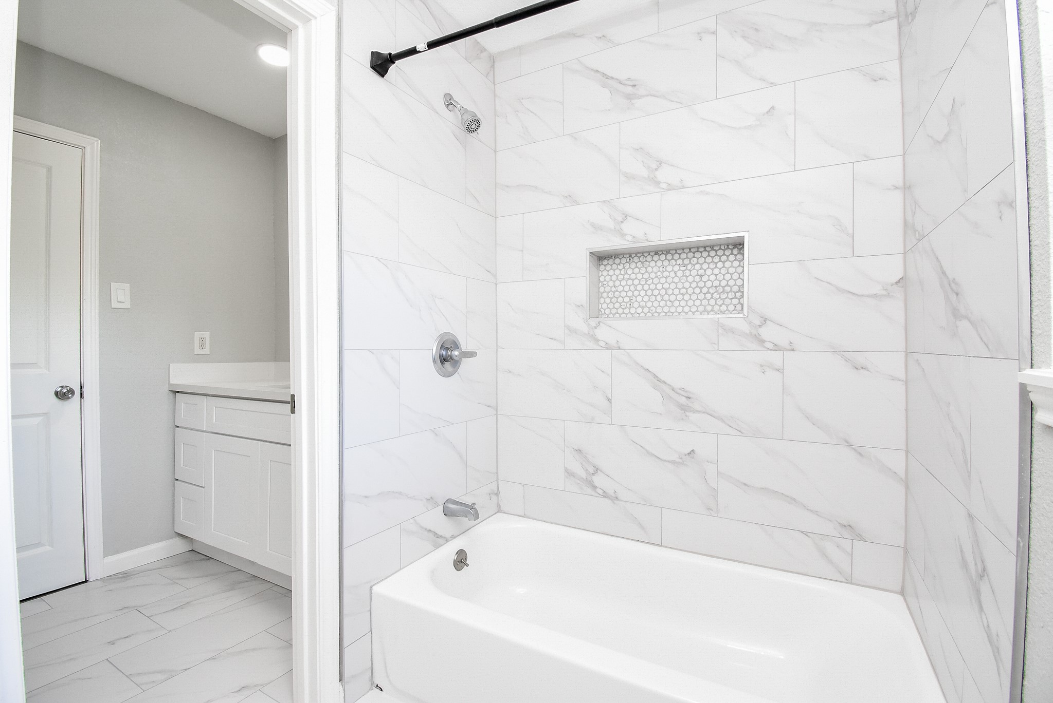 12435 Shepherds Ridge Drive Houston, TX 77077 - Photo 34 of 47 a bathroom with a bathtub