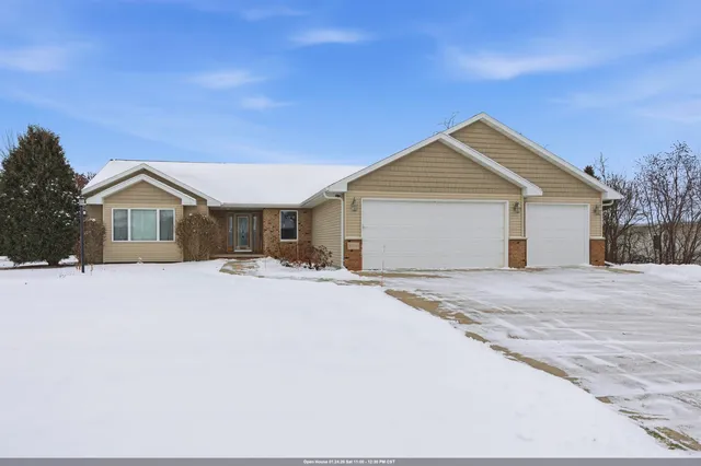 $549,900 | W5946 Sweet Pea Drive, Appleton, WI 54915