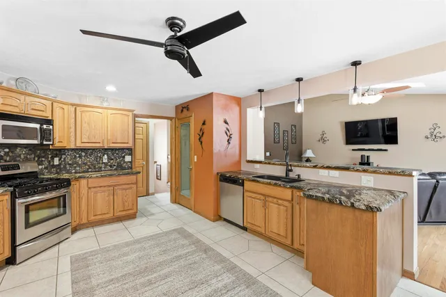 $549,900 | W5946 Sweet Pea Drive, Appleton, WI 54915