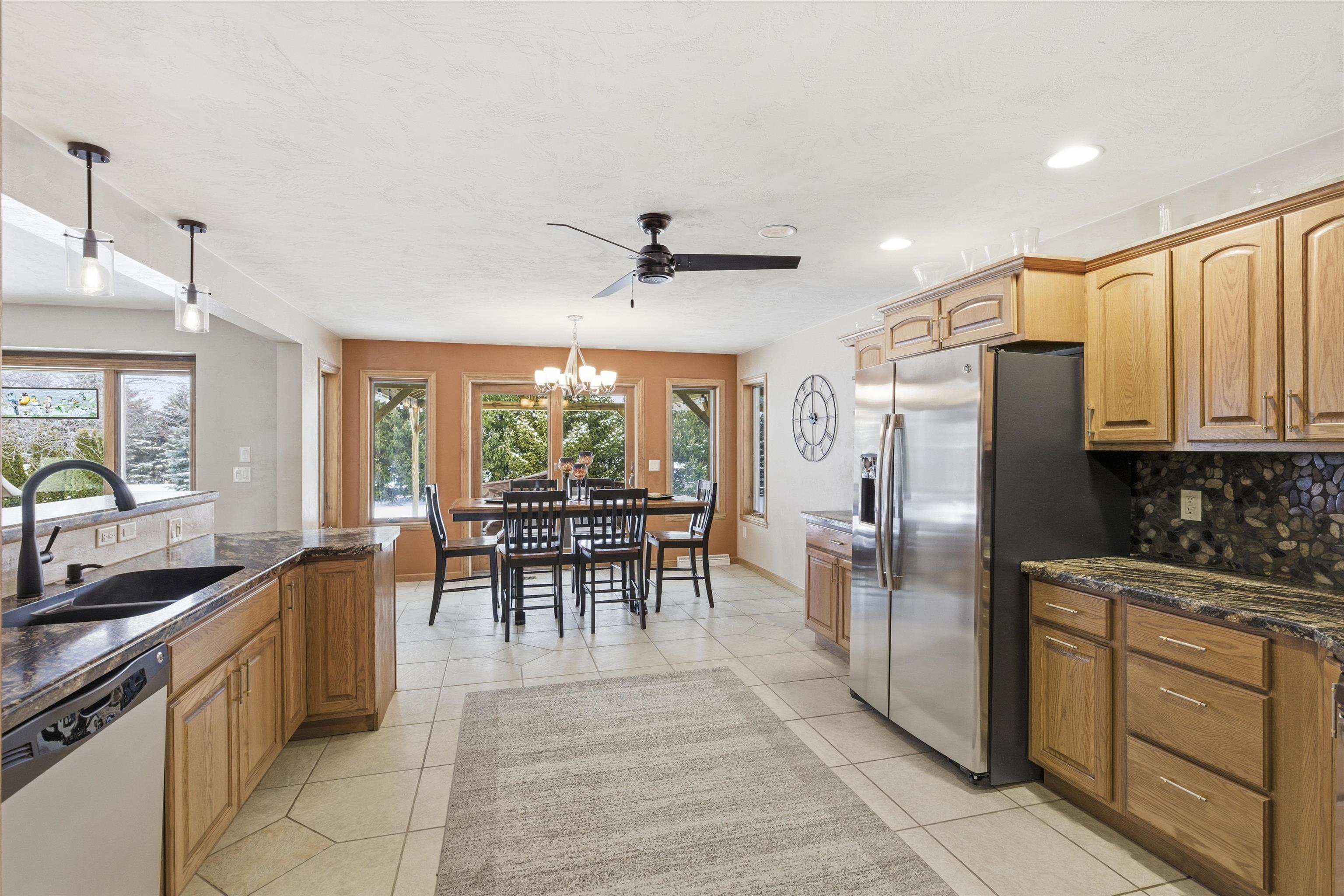 W5946 Sweet Pea Drive Appleton, WI 54915 - Photo 7 of 28