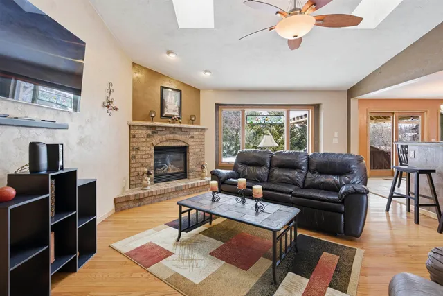 $549,900 | W5946 Sweet Pea Drive, Appleton, WI 54915