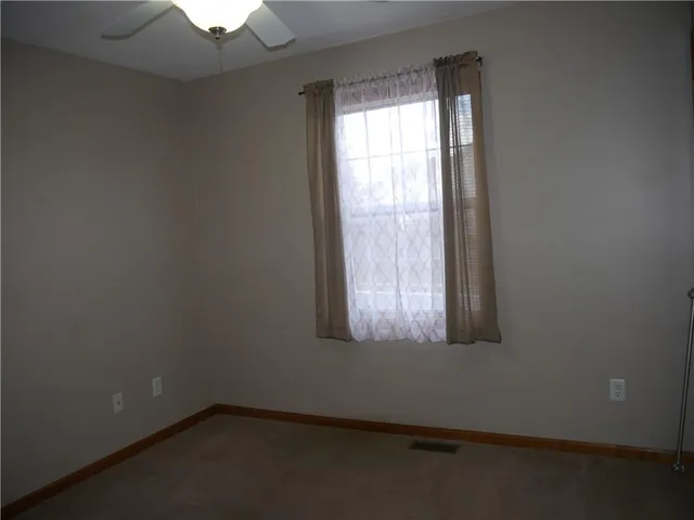 $325,000 | 809 Stratford Drive, Raymore, MO 64083