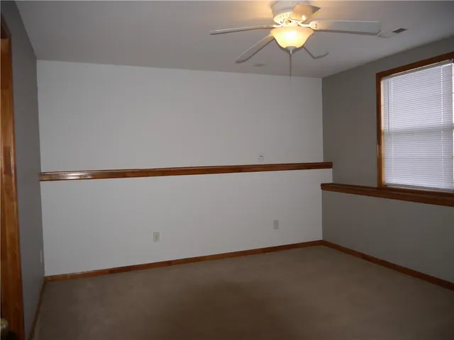 $325,000 | 809 Stratford Drive, Raymore, MO 64083