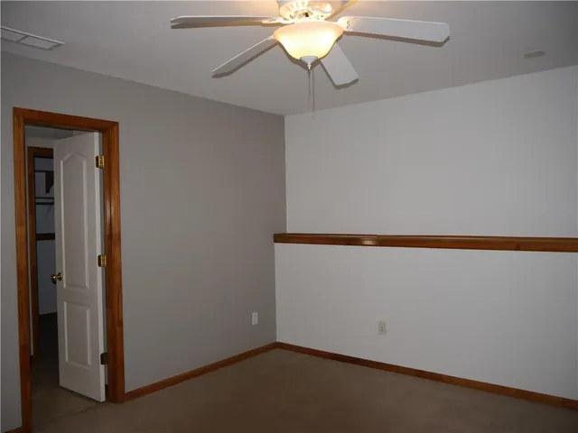 $325,000 | 809 Stratford Drive, Raymore, MO 64083