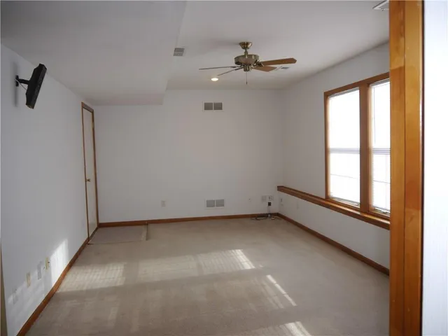 $325,000 | 809 Stratford Drive, Raymore, MO 64083