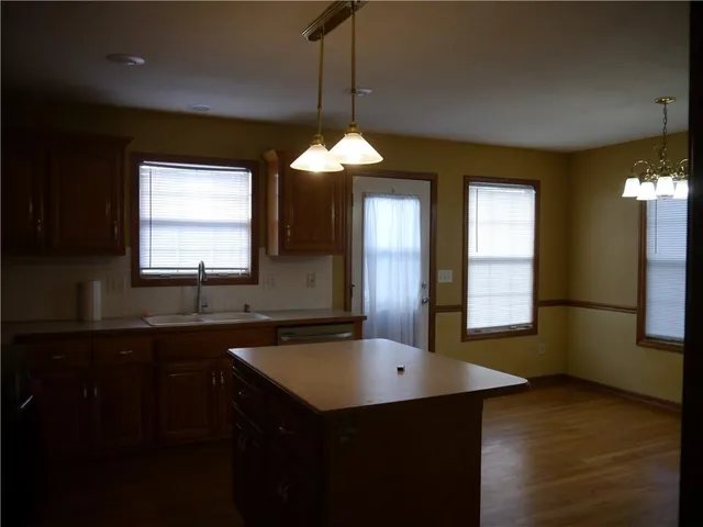 $325,000 | 809 Stratford Drive, Raymore, MO 64083