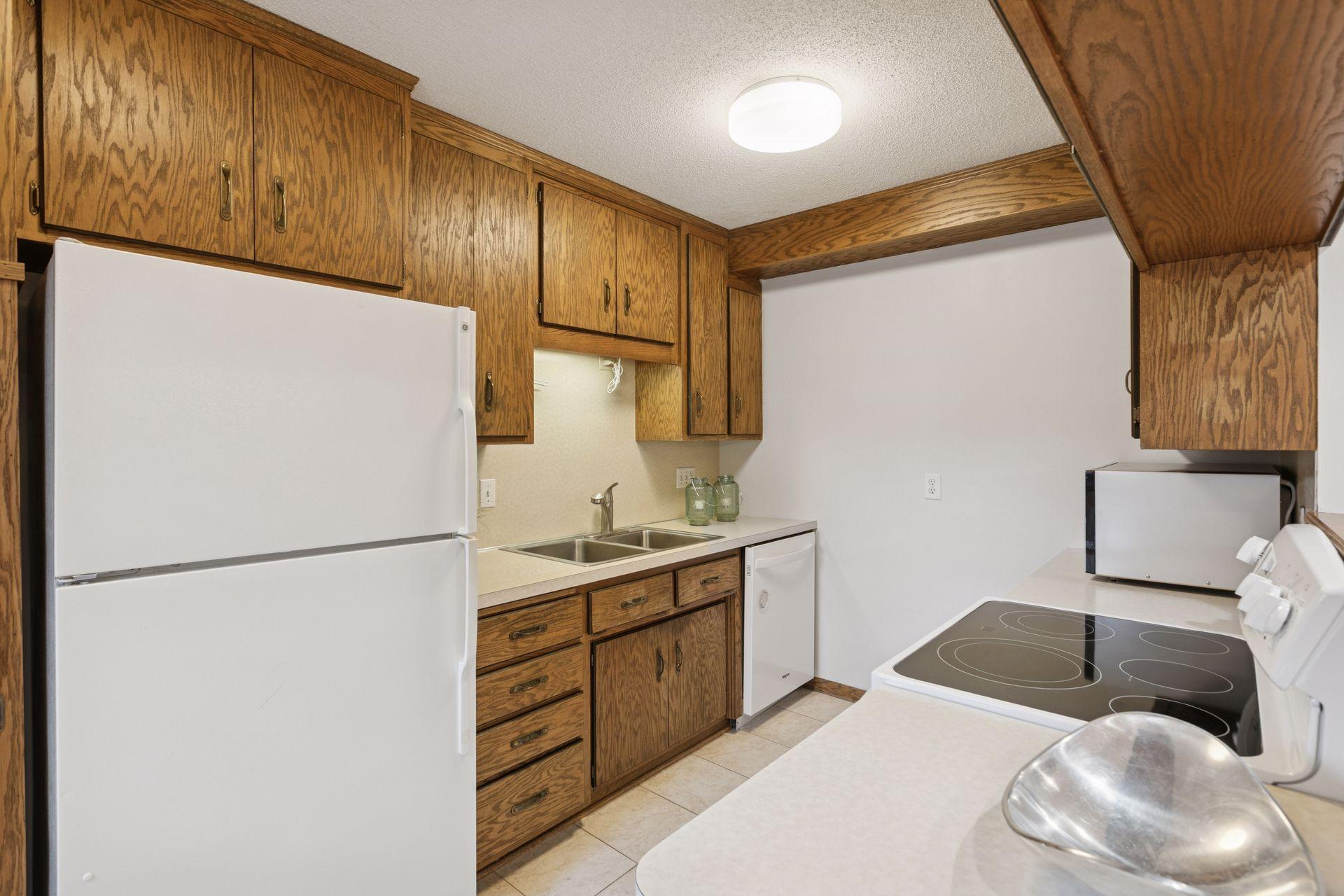 196 Windsor Lane New Brighton, MN 55112 - Photo 13 of 40